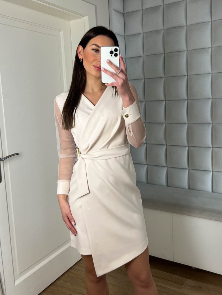 Sukienka Scot Beżowa Z Przekładanym Dekoltem I Rękawem Z Siateczki