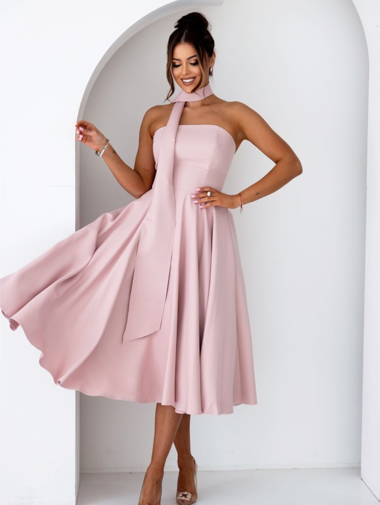 Asti gorsetowa sukienka midi pudrowa z szalem i wiązaniem na plecach