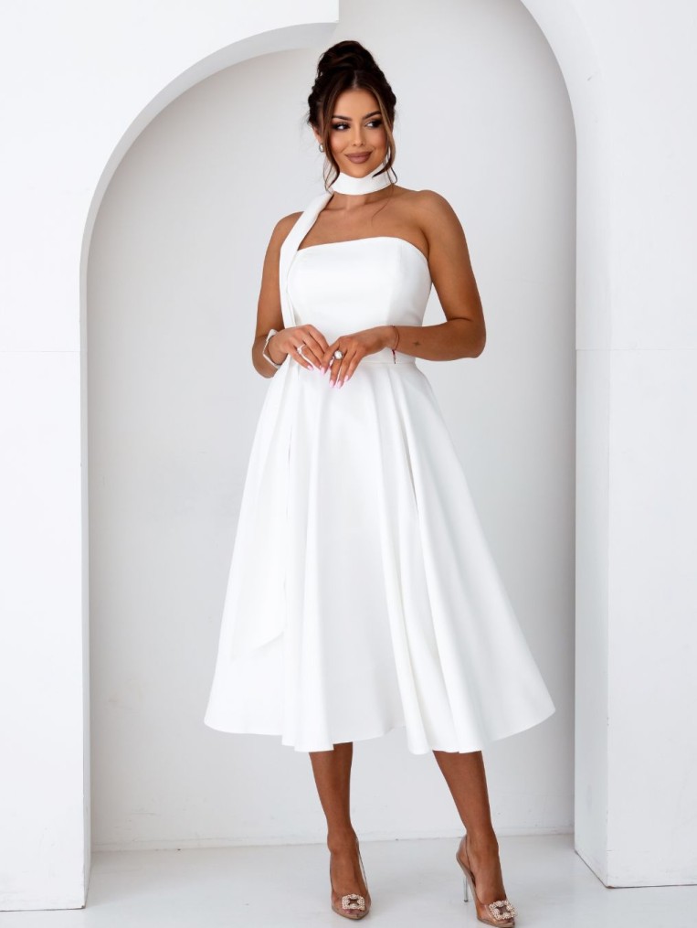 Asti biała gorsetowa sukienka midi z szalem i wiązaniem na plecach