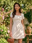 Lia krótka beżowa elegancka sukienka z kwadratowym dekoltem