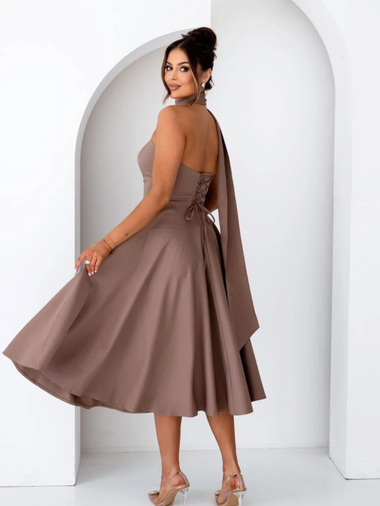 Asti gorsetowa rozkloszowana sukienka midi z eleganckim szalem mokka